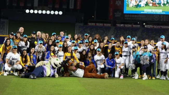 Sultanes rompió récord de asistencia en ligas de softbol femenil