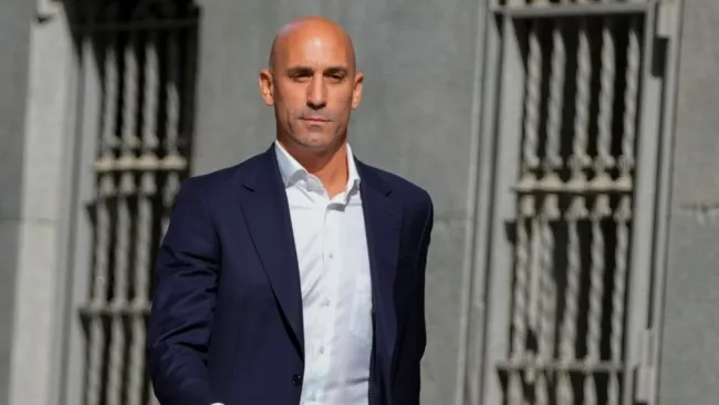 FIFA ratifica sanción de tres años para Luis Rubiales por beso a Jennifer Hermoso