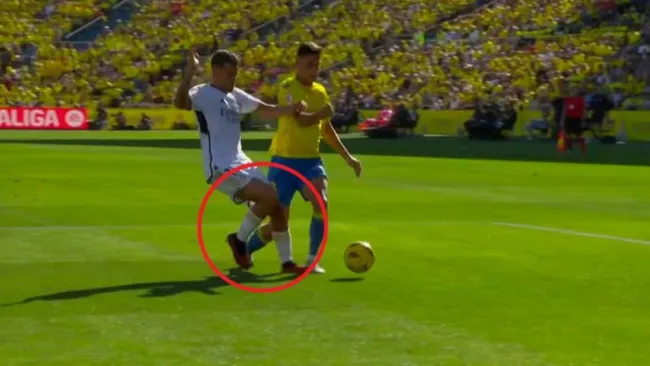 ¡Nueva polémica! Redes 'explotan' tras supuesto penal no cobrado en contra del Real Madrid vs Las Palmas