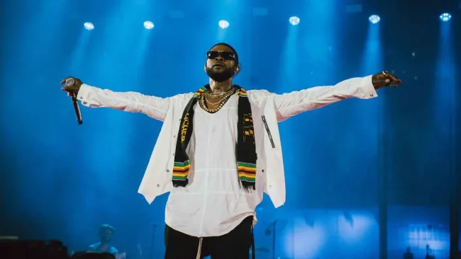 De bandas escolares a estrellas pop ¿cómo evolucionó el medio tiempo del Super Bowl?