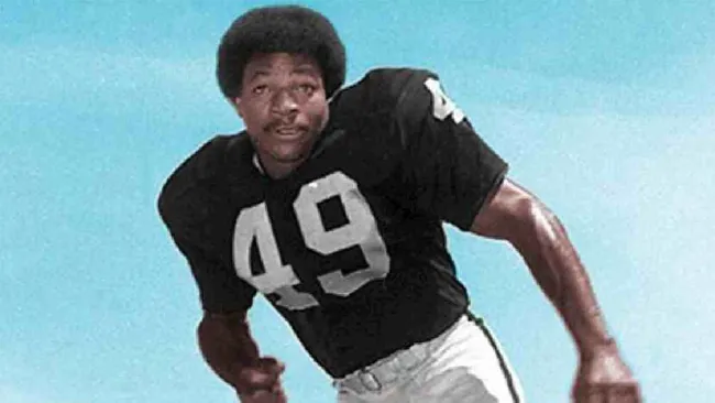 Carl Weathers y su carrera en la NFL con los Raiders de Oakland