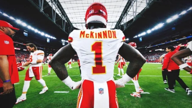 Super Bowl 58: Jerick McKinnon, activado por Chiefs; Kalia Davis, cuestionable para 49ers
