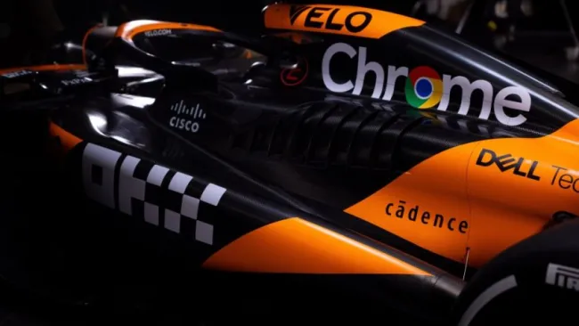 McLaren presentó el MCL38 en pista