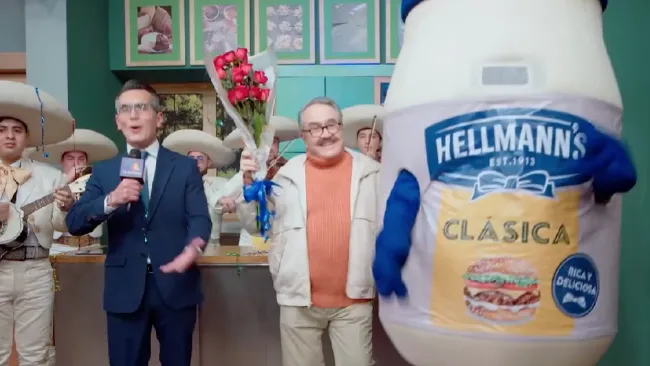 El comercial no fue en vivo, pues lo grabó antes para evitar otra vez un error.