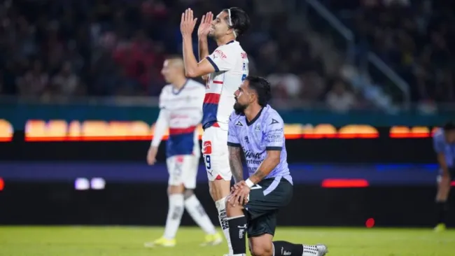 Mazatlán rescató empate ante Chivas