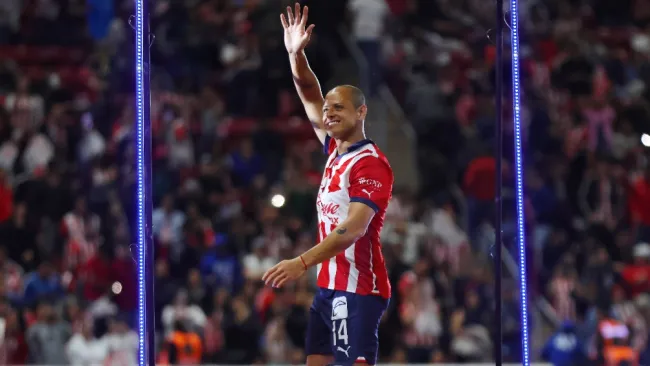 'Pocho' Guzmán confirma que 'Chicharito' Hernández ya entrena al parejo del equipo