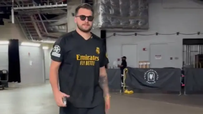 Luka Doncic presume jersey del Real Madrid en la NBA: Toni Kroos responde en redes