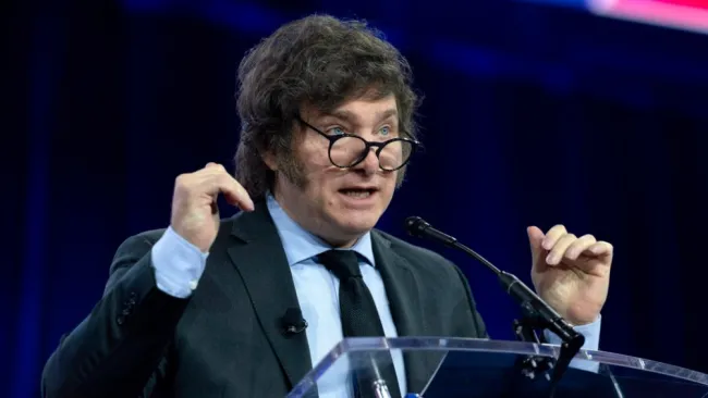 Javier Milei, presidente de Argentina, prohíbe el lenguaje inclusivo en la administración pública