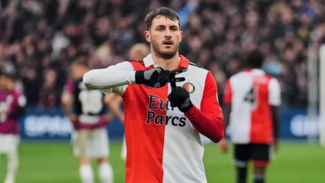"Santiago Giménez renovó con Feyenoord porque no lo vamos a regalar", Dennis te Kloese