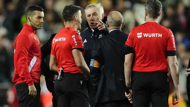 Carlo Ancelotti se mostró incrédulo ante el final en Mestalla: 'Es algo inaudito, nunca me había pasado'