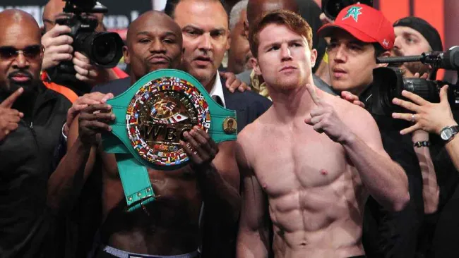 Floyd Mayweather defendió a Canelo por 'evitar' pelea contra Benavidez: 'Tiene que esperar tu turno'