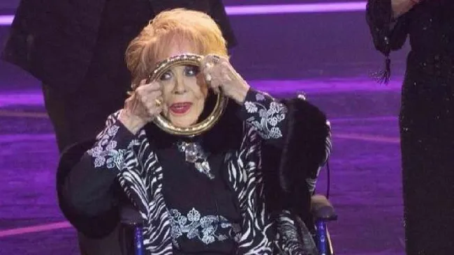 Silvia Pinal dice que está “a todo dar”, en un video que grabó desde el hospital