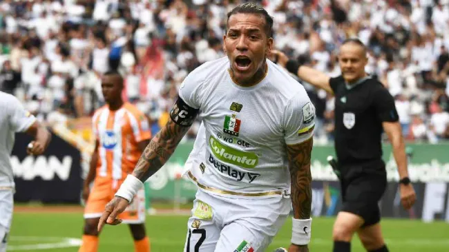 Dayro Moreno, ex de Xolos, nuevo líder de goleo histórico en Colombia