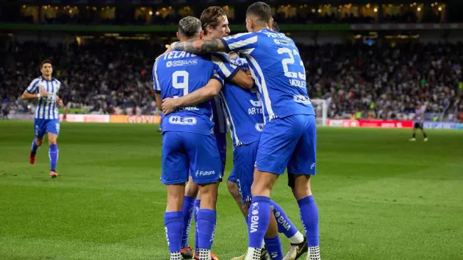 ¡Más líderes que nunca! Rayados vence a Mazatlán por la mínima y se afianza en la cima