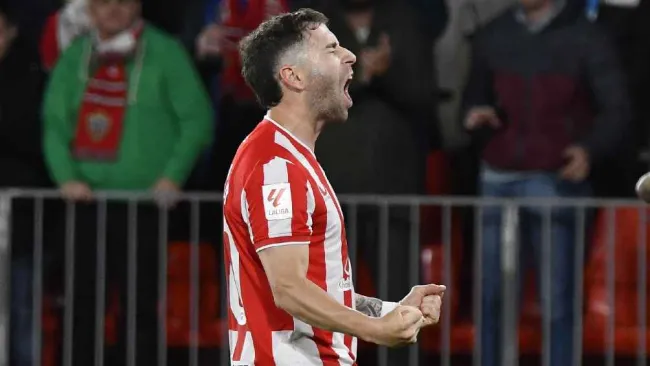 Almería rescata un empate ante Sevilla con gol de último minuto; César Montes jugó todo el partido