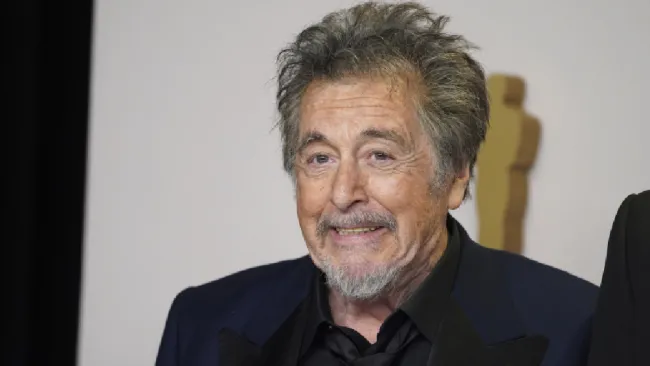 El histrión también olvidó mencionar a los demás nominados.