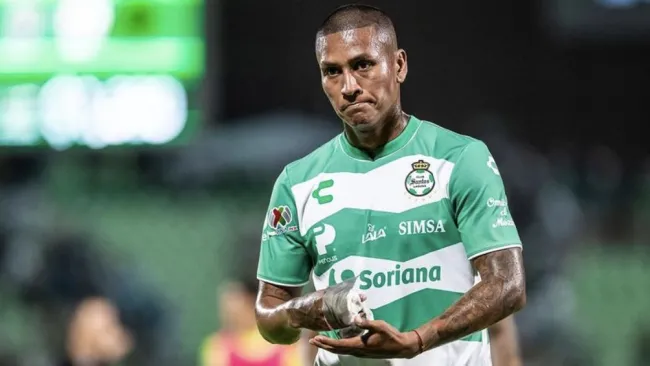 Pedro Aquino se lesionó la rodilla 