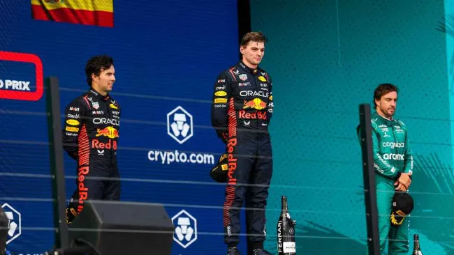 Max Verstappen elogia a Fernando Alonso y lo pone por encima de Sergio Pérez