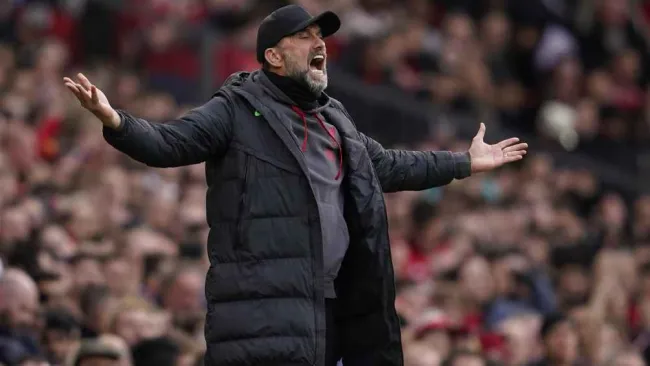 Jürgen Klopp 'explota' contra periodista tras la derrota ante Manchester United