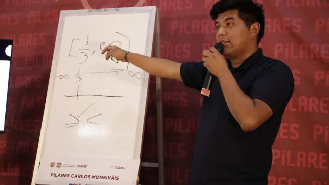 Maestro enseña matemáticas con memes