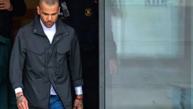 Dani Alves compareció por primera vez desde que salió en libertad
