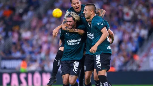 Chivas venció a Rayados y le quitó el invicto