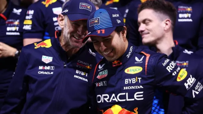 Checo Pérez 'adelanta' llegada de Adrian Newey a Ferrari