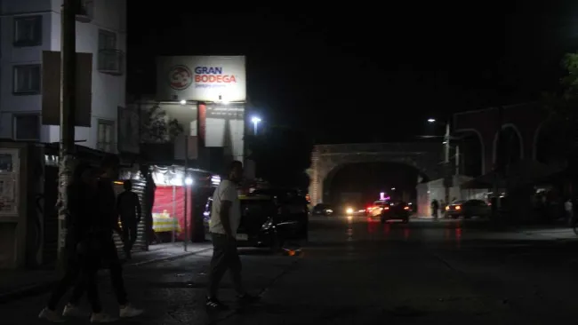 Reportan apagones de luz en 20 estados de México