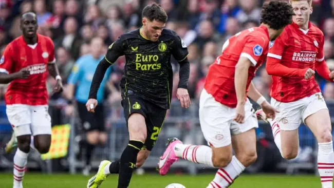 Santiago Giménez es duda para jugar ante el NEC por lesión