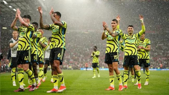 El cuadro londinense se mantiene en la cima de la Premier League