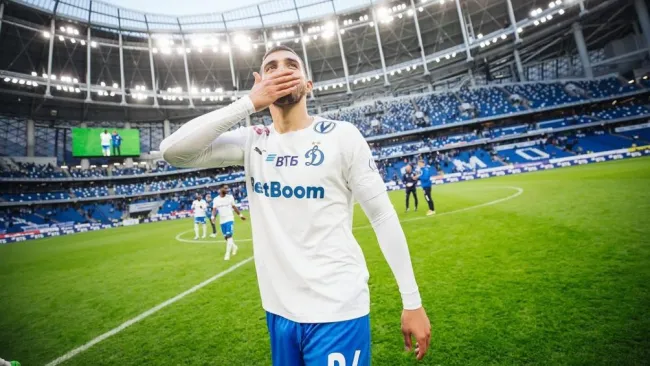 Luis Chávez es nominado a mejor mediocampista en Liga Premier de Rusia