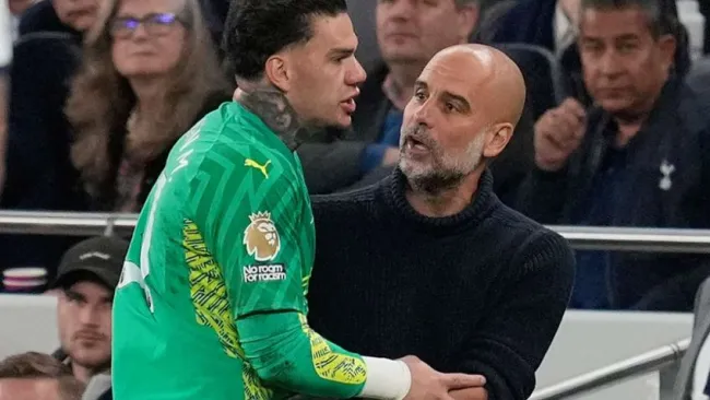 Ederson se molestó con Pep Guardiola