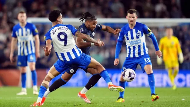 Momentos del partido de este miércoles en Premier 