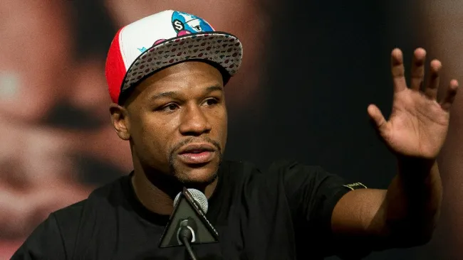 Se cancela clase masiva de box que iba a impartir Floyd Mayweather en Zócalo de CDMX