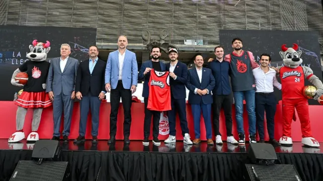 Diablos Rojos del México presenta su nuevo equipo para la Liga Nacional de Basquetbol