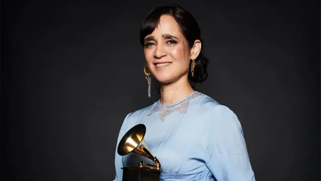 Cruz Azul recibe mensaje de apoyo de Julieta Venegas previo a la Final de Ida