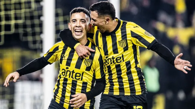 Doblete de Leo Fernández dio triunfo y pase a Octavos de Libertadores a Peñarol