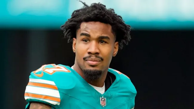 Dolphins pactan extensión de contrato con Jaylen Waddle por 3 años y 84,75 millones