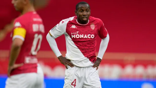 Mohamed Camara, jugador del Mónaco, castigado cuatro juegos por cubrir bandera LGBTQI+