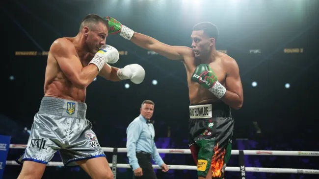 ¡Monstruo mexicano! David Benavidez vence a Gvozdyk y es campeón semipesado del CMB