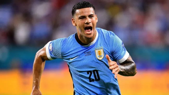 Araujo celebra su gol con la Selección de Uruguay ante Panamá