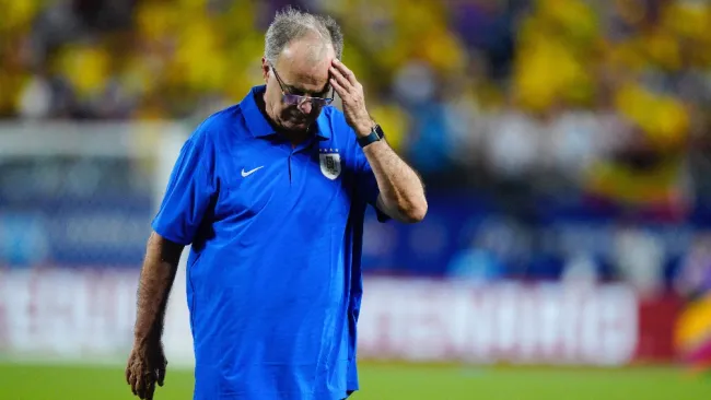 Bielsa lamenta pelea de sus jugadores vs aficionados: 'Pensé que estaban agradeciendo al público'