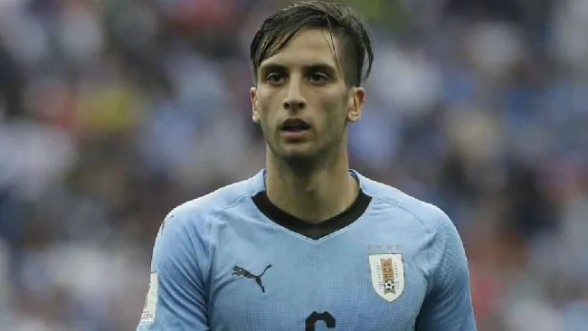 ¡No me ayudes! Rodrigo Bentancur agredió a su propio preparador físico en riña con afición