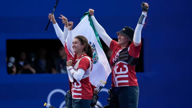 Alejandra Valencia tras ganar bronce en París: “Cuatro Juegos Olímpicos buscándola, estamos felices”