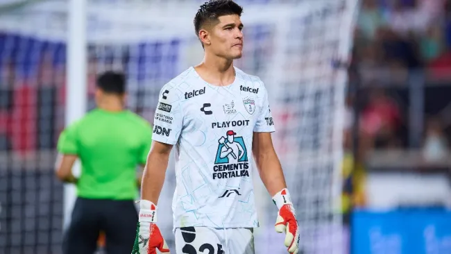 Carlos Moreno comete 'oso' y queda cerca del ridículo en Pachuca vs NY Red Bulls