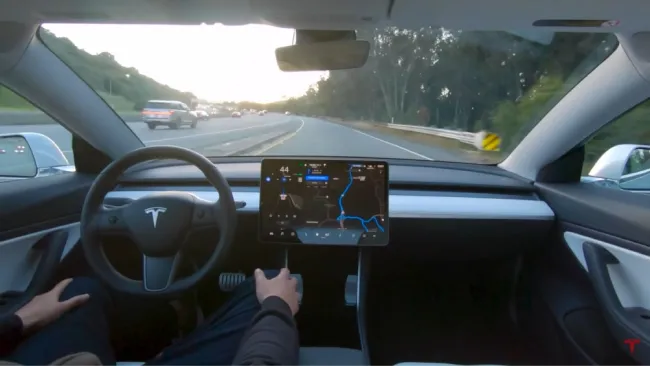 Tesla mata a motociclista en modo "piloto automático"