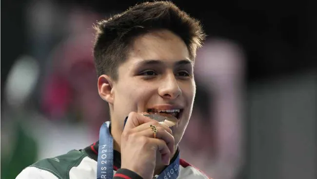 Osmar Olvera, de pedirle una foto a Tom Daley, a ser doble medallista olímpico