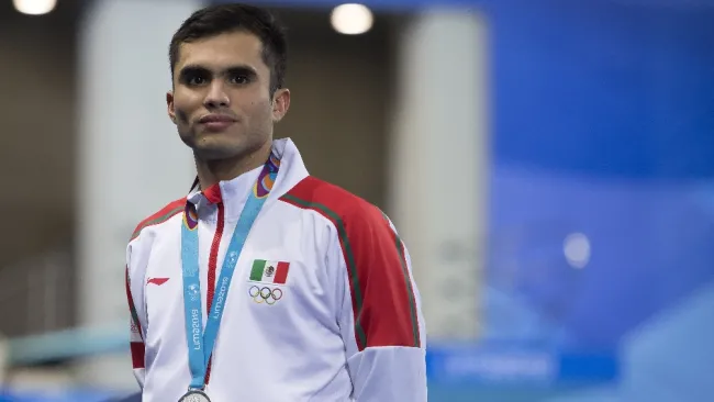 Iván García explota contra Jahir Ocampo en plena transmisión durante la actuación de Osmar Olvera