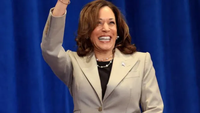Kamala Harris se burla y critica entrevista que tuvo Donald Trump en X