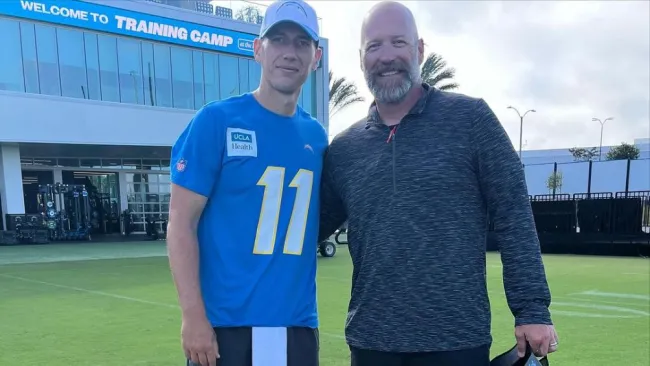 Luis Pérez ya debutó con Los Angeles Chargers 